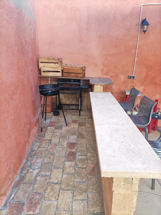 Appartamento T2 Duplex "Chez Evelyne" Remoulins Esterno foto
