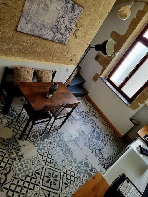 Appartamento T2 Duplex "Chez Evelyne" Remoulins Esterno foto