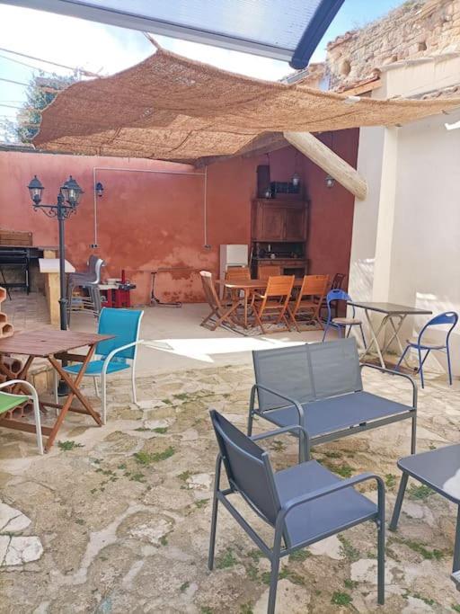 Appartamento T2 Duplex "Chez Evelyne" Remoulins Esterno foto