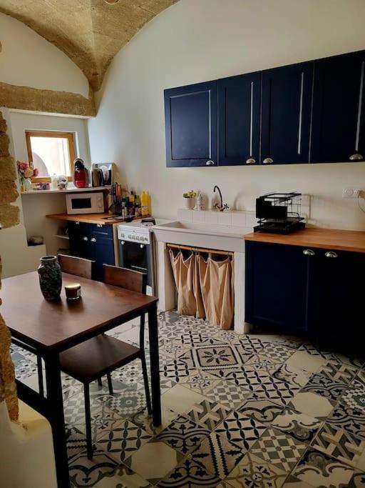 Appartamento T2 Duplex "Chez Evelyne" Remoulins Esterno foto