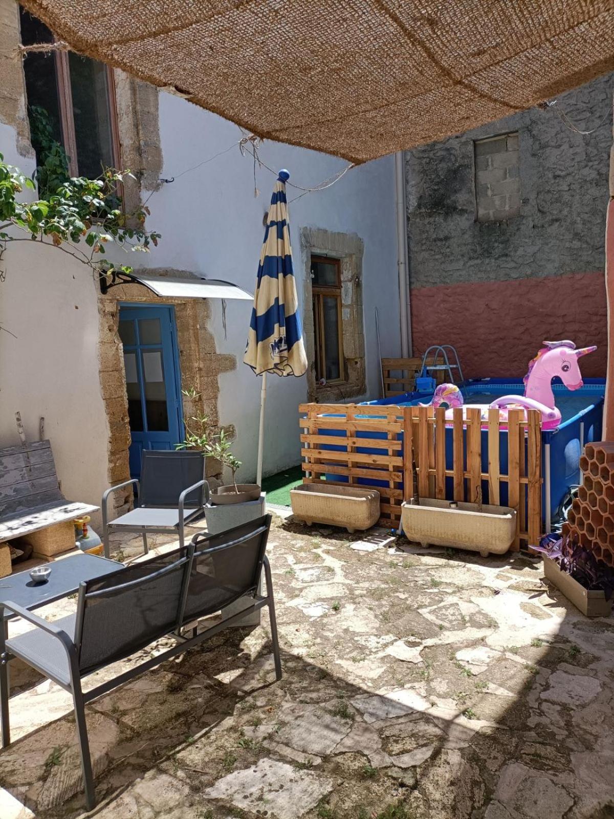 Appartamento T2 Duplex "Chez Evelyne" Remoulins Esterno foto